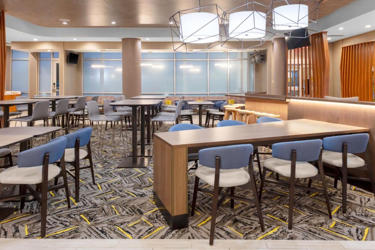 Springhill Suites Kansas City Airport Exterior foto